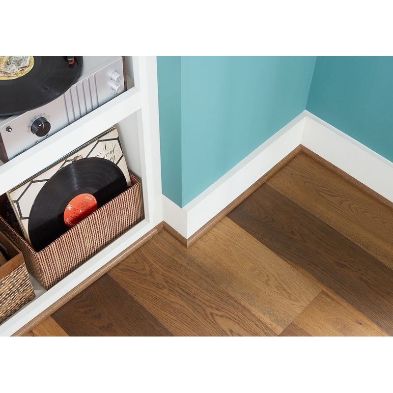 Prefinished Willow Manor Oak 3/4 in. Tall x 0.5 in. Wide x 6.5 ft. Length Shoe Molding